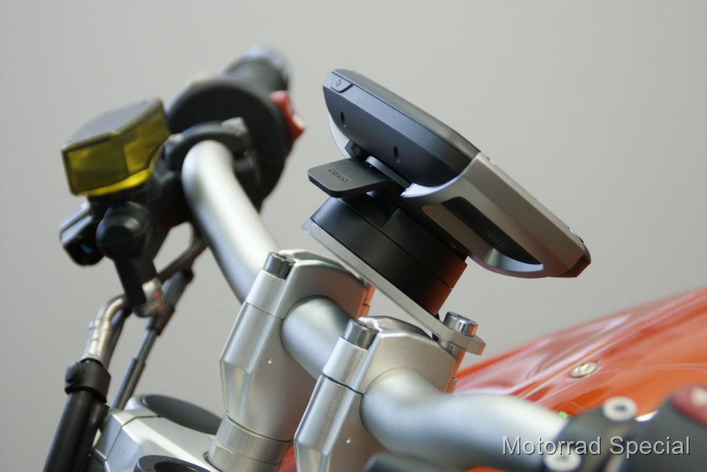 BMW F800GT Baujahr 2013 mit TomTom Navigationshalter praktische Halterung für die Montage des Navigationsgeräts am Motorrad.