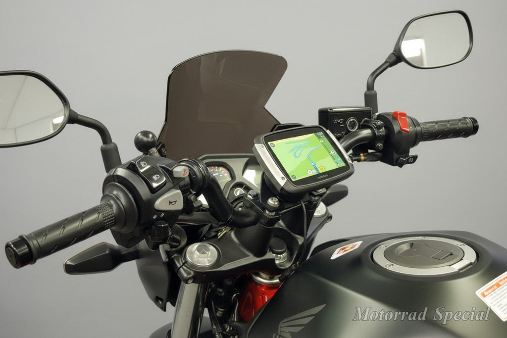 Honda CB650FA Navigationshalterung für TomTom - stabile Lenkermontage mit optimaler Positionierung für eine freieSicht auf Instrumente und Navigation.