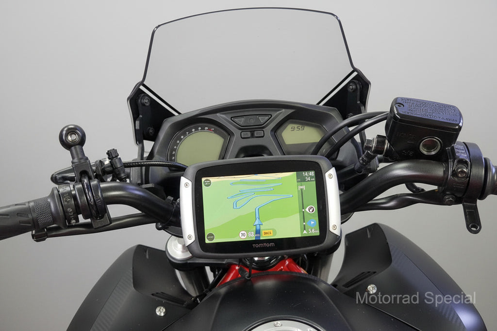 TomTom Navigationshalter für die Honda CB650FA - passgenaue Halterung zur Montag auf dem Lenker, vibrationsarm und gut ablesbar während der Fahrt.