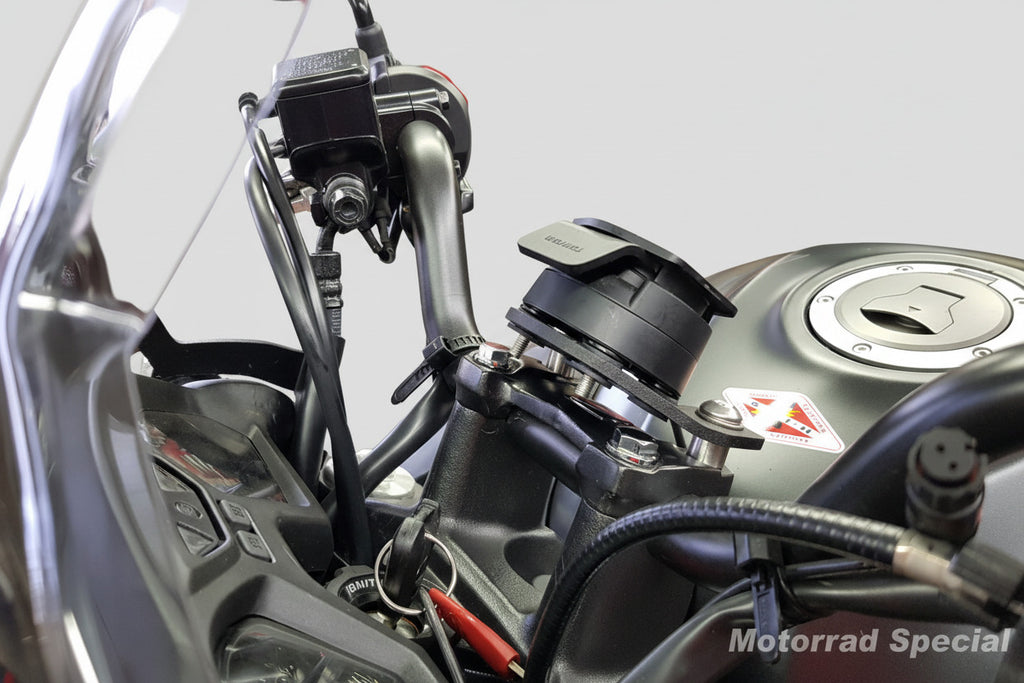 Navigationshalterung für Honda CB650FA mit TomTom Aufnahme - sichere Befestigung am Lenker für komfortable Navigatio und übersichtliches Cockpit.