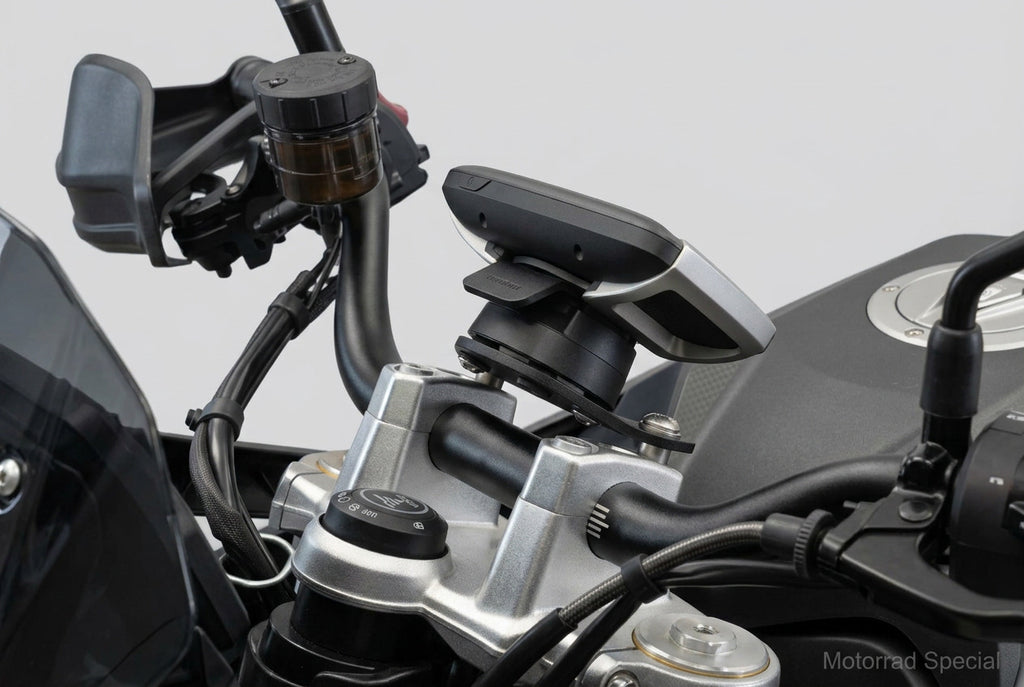 Navigationshalter für Voge DS900X und TomTom Rider, platzsparende Montage am Lenker für optimale Ablesbarkeit des Displays.