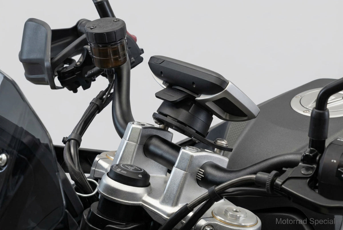 Navigationshalter für Voge DS900X und TomTom Rider, platzsparende Montage am Lenker für optimale Ablesbarkeit des Displays.